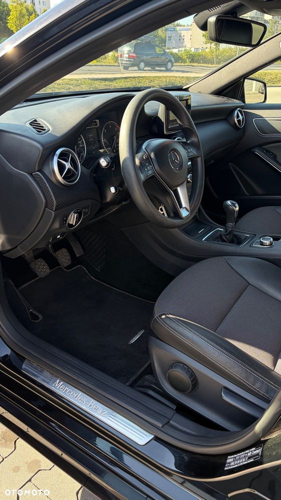Mercedes-Benz Klasa A 180 d AMG Line - 14