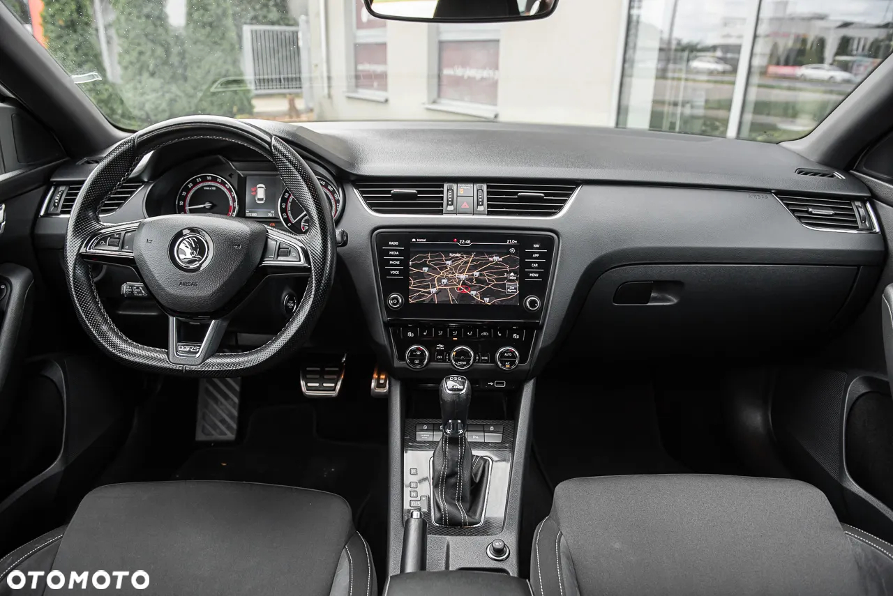Skoda Octavia Combi 2.0 TDI DSG RS - 28