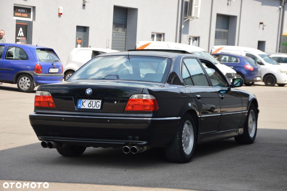 BMW Seria 7 740i - 4