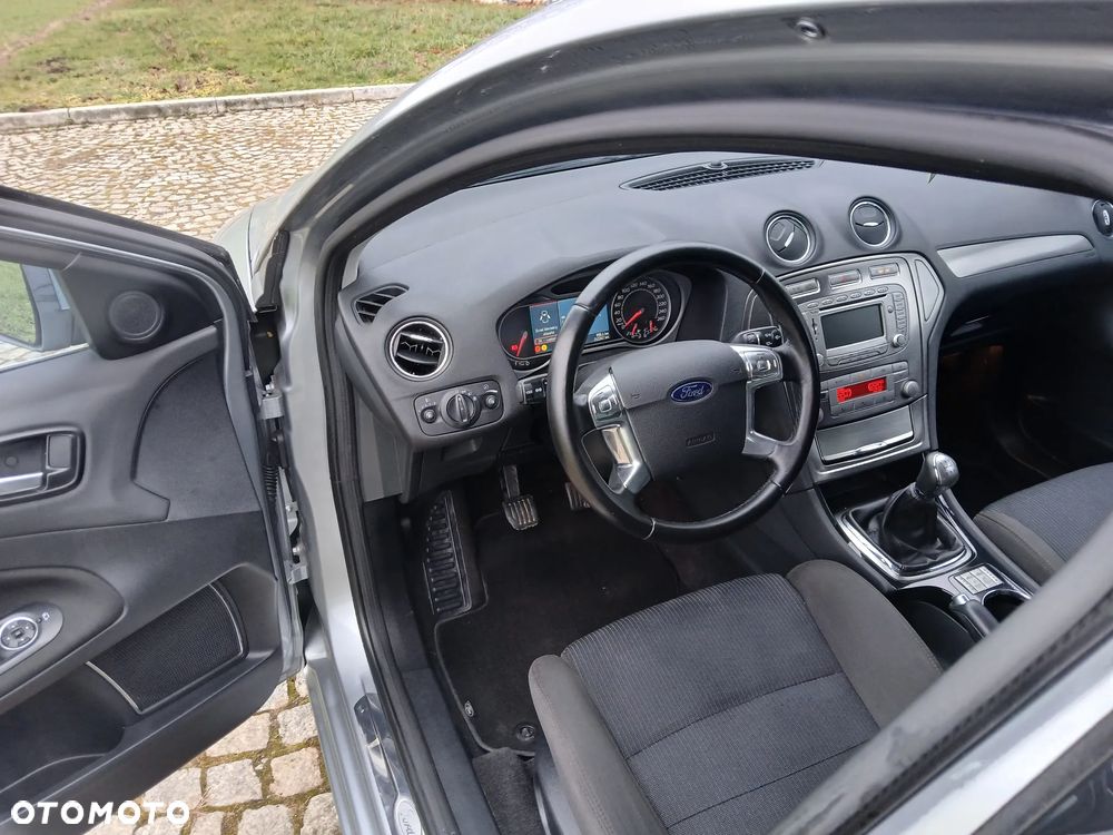 Ford Mondeo 2.0 Viva Titanium - 24