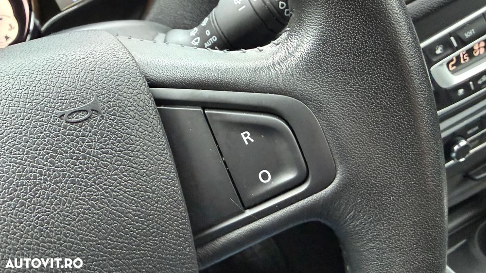 Renault Megane ENERGY TCe 115 Start & Stopp Paris Business - 21