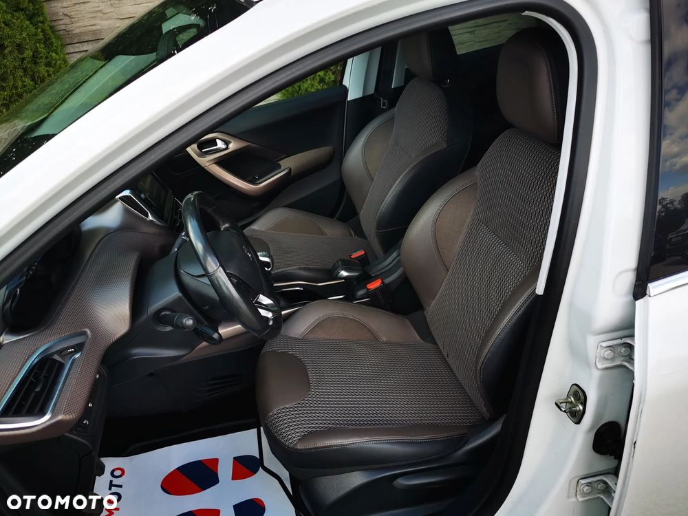 Peugeot 2008 e-HDi FAP 115 STOP & START Allure - 14