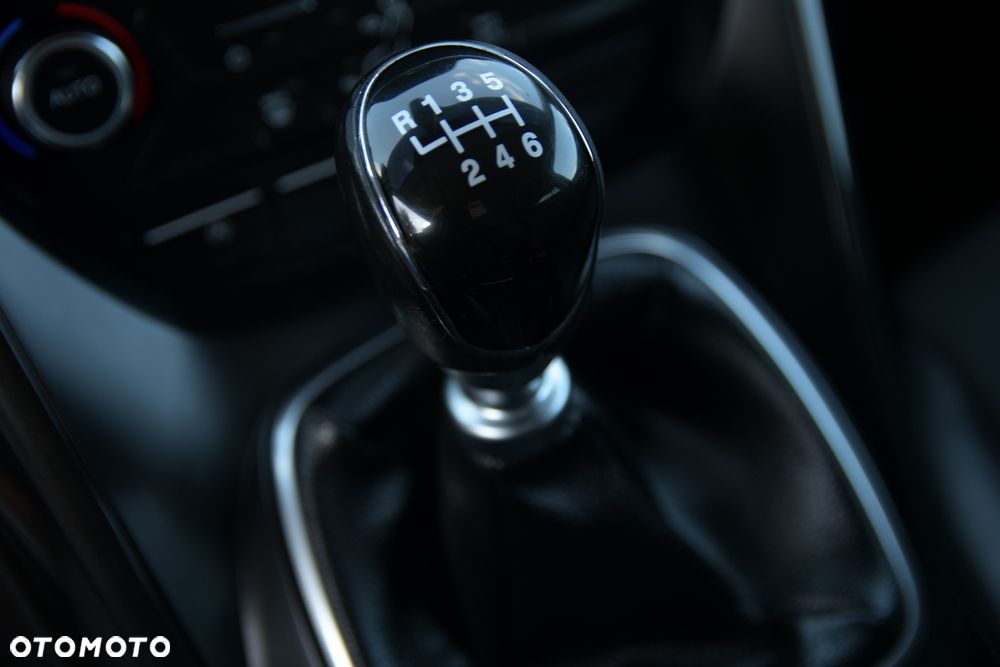 Ford Kuga 2.0 TDCi 2x4 Titanium - 13