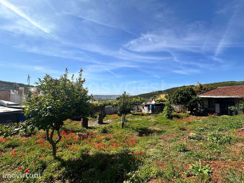 Terreno com casa térrea com vista para a serra - Grande imagem: 4/16