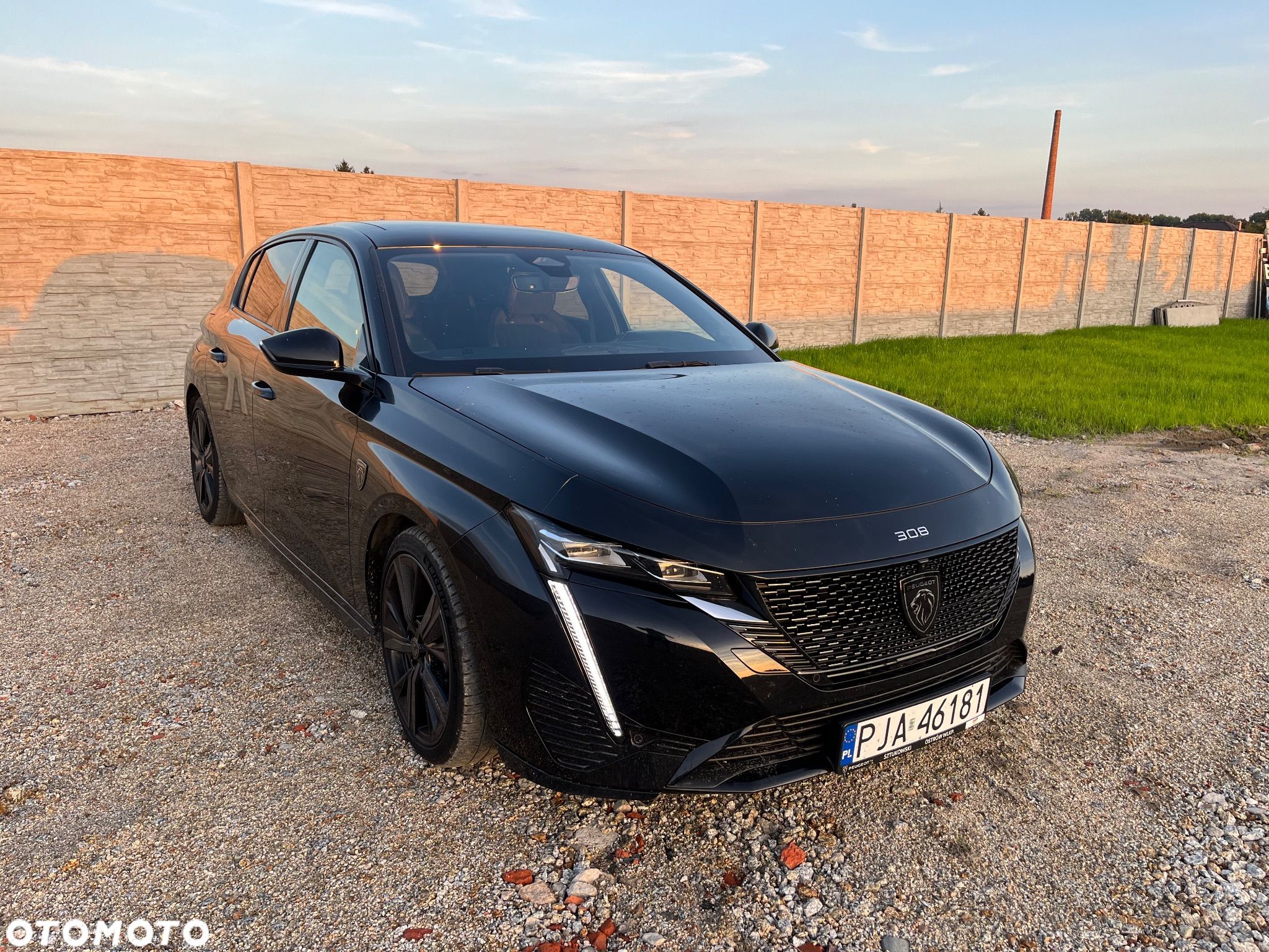 Peugeot 308 Plug-In Hybrid 225 e-EAT8 GT - 1