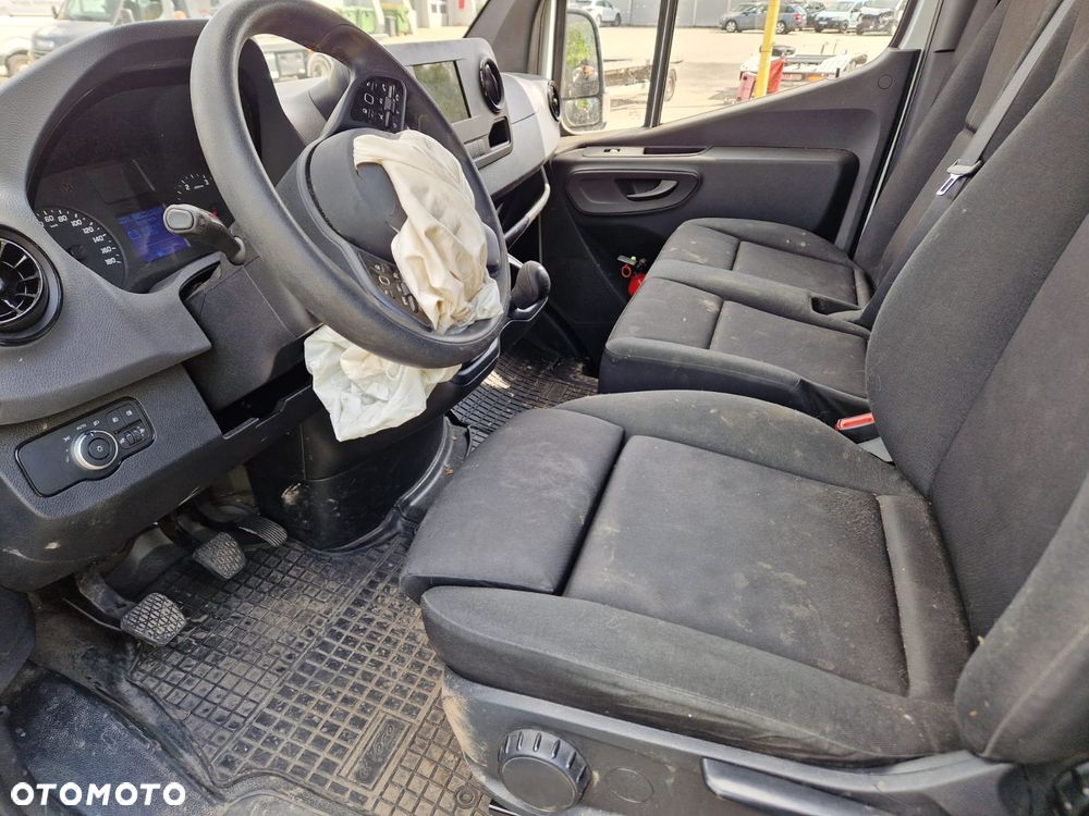 Mercedes-Benz Sprinter - 19
