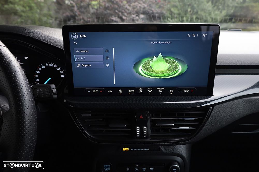 Ford Focus 1.0 EcoBoost MHEV ST-Line - 31