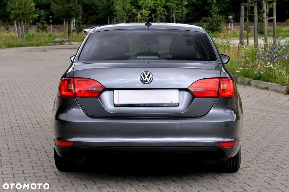 Volkswagen Jetta 1.6 TDI Comfortline - 9