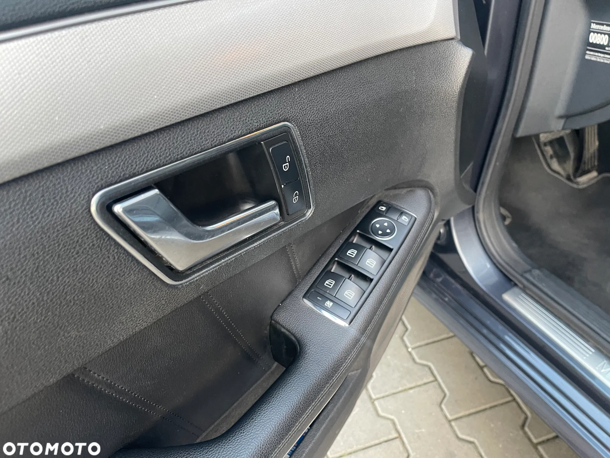 Mercedes-Benz Klasa E 300 T CDI DPF BlueEFFICIENCY 7G-TRONIC Avantgarde - 10