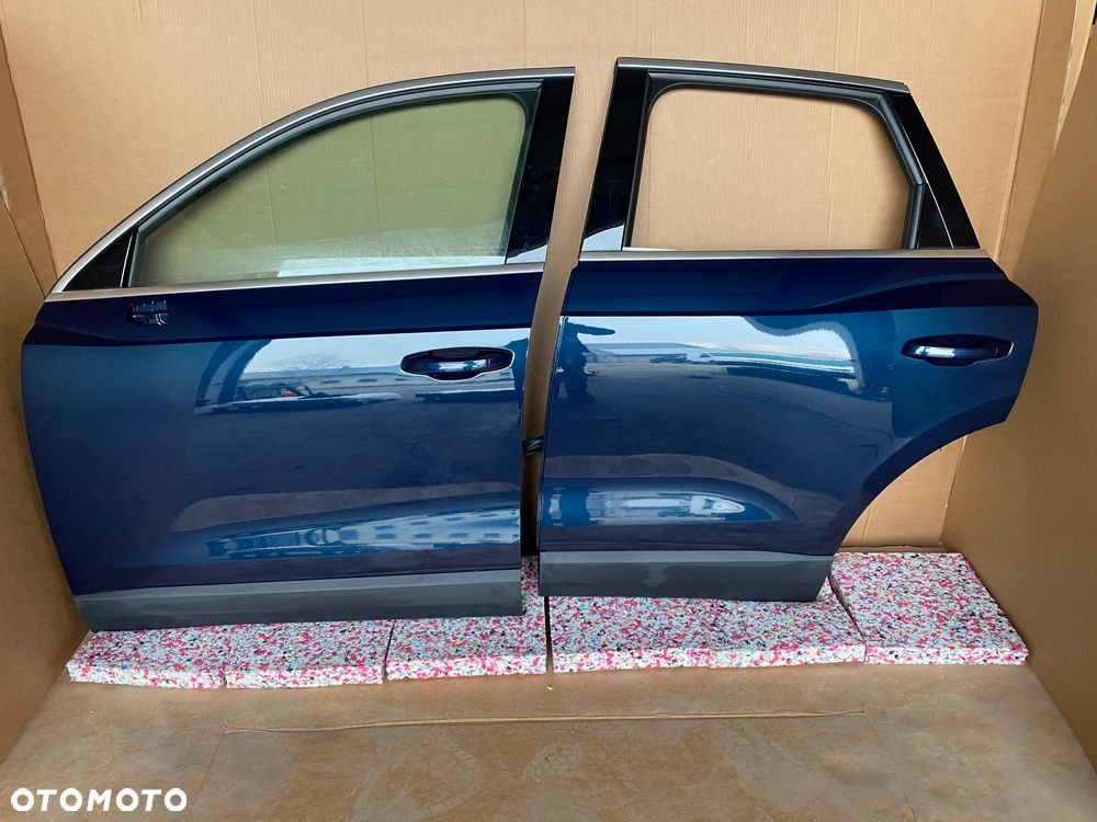 AUDI Q3 83A komplet drzwi przód tył lewe na lewą st. kolor B9 B9 LX5E 32km - 3