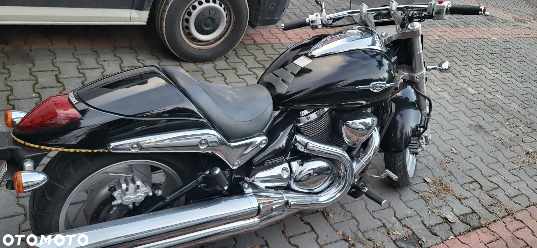 Suzuki Intruder - 10