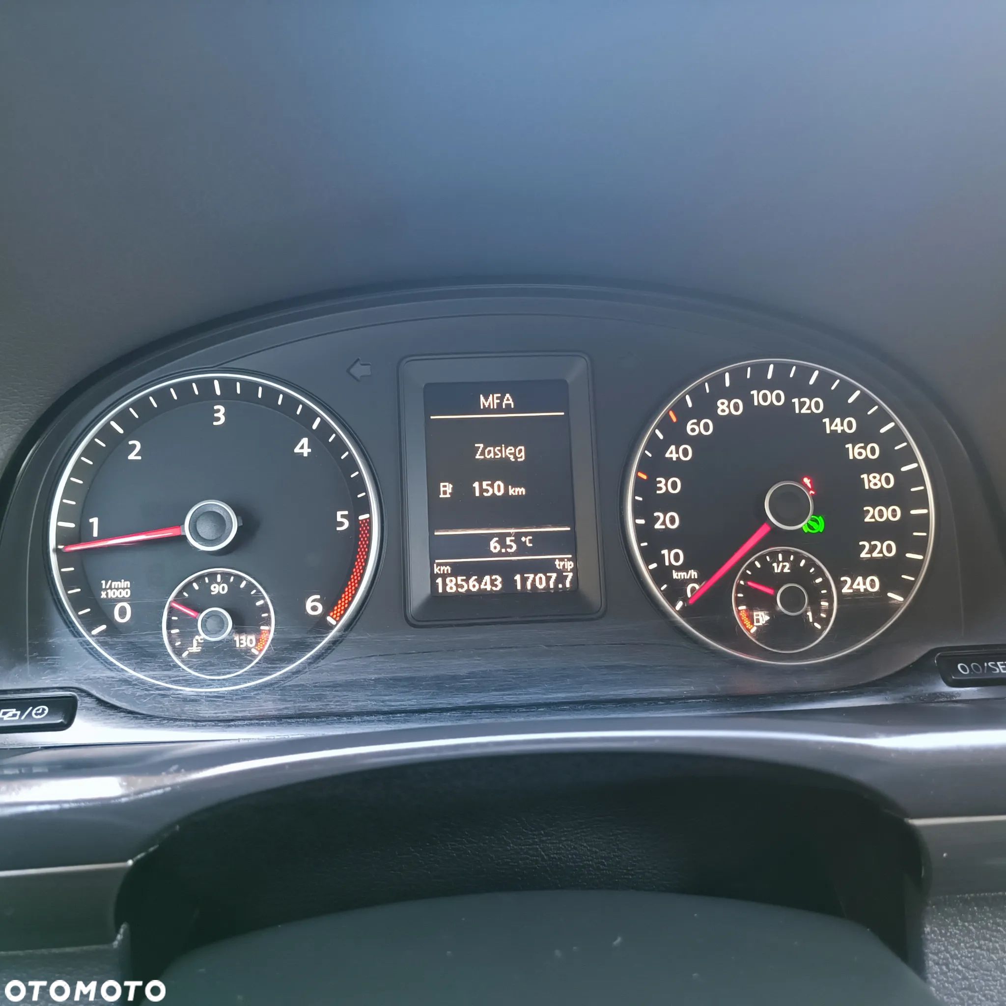 Volkswagen Touran 1.6 TDI DPF BlueMotion Technology DSG Highline - 9