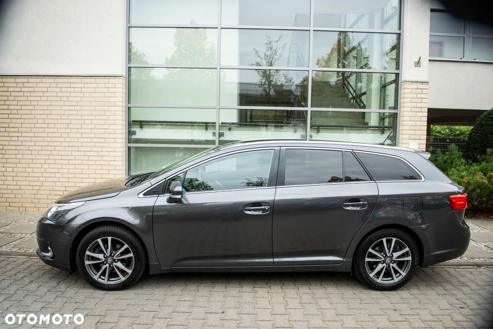 Toyota Avensis 2014 photo 3