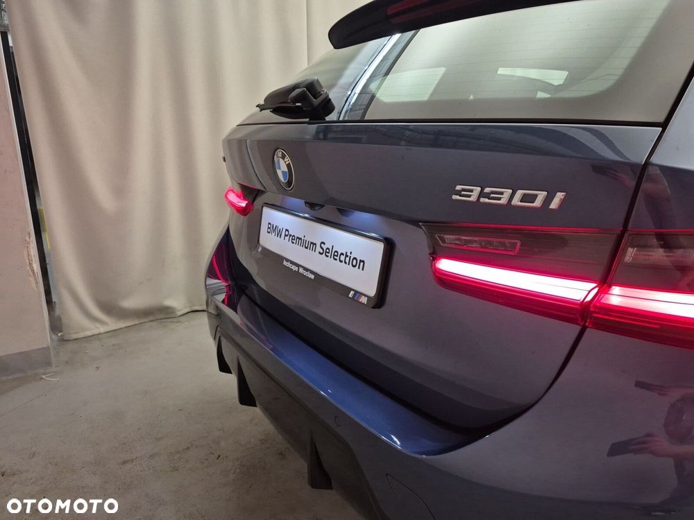 BMW Seria 3 330i xDrive M Sport sport - 21