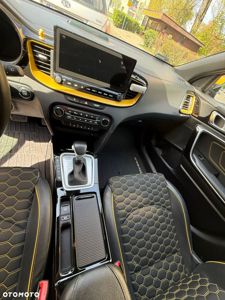 Kia XCeed - 16
