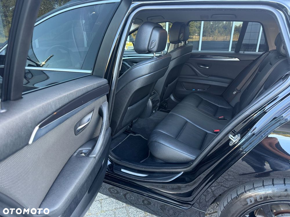 BMW Seria 5 520d Touring - 32