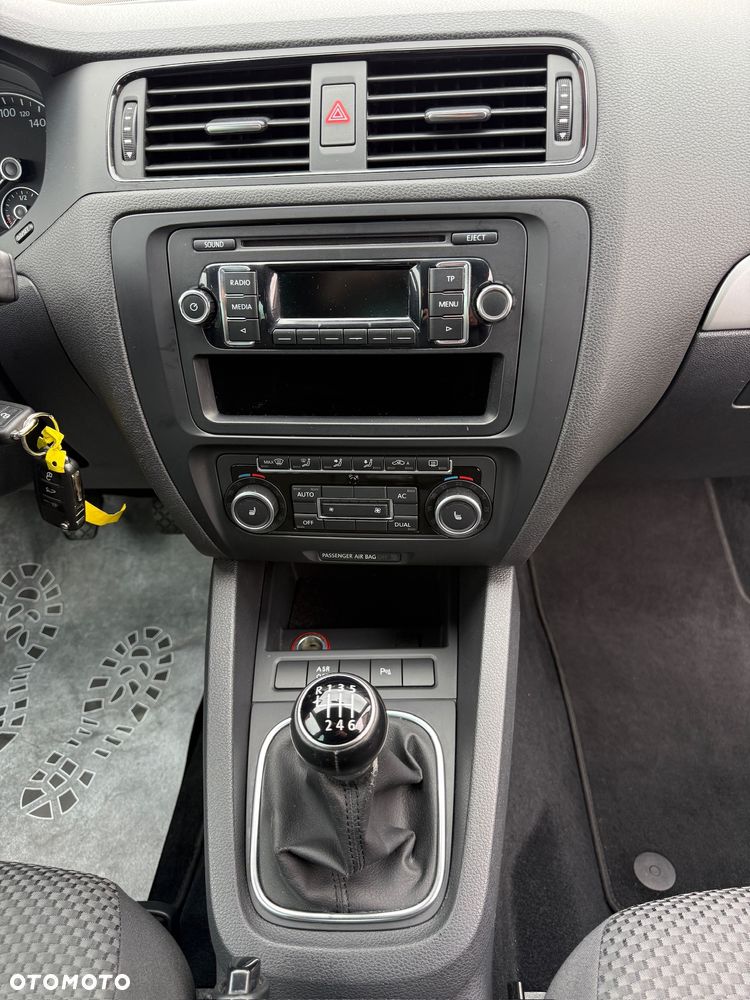 Volkswagen Jetta 1.4 TSI Match - 14