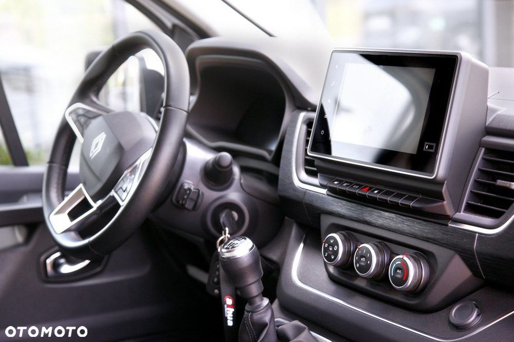 Renault Trafic - 13
