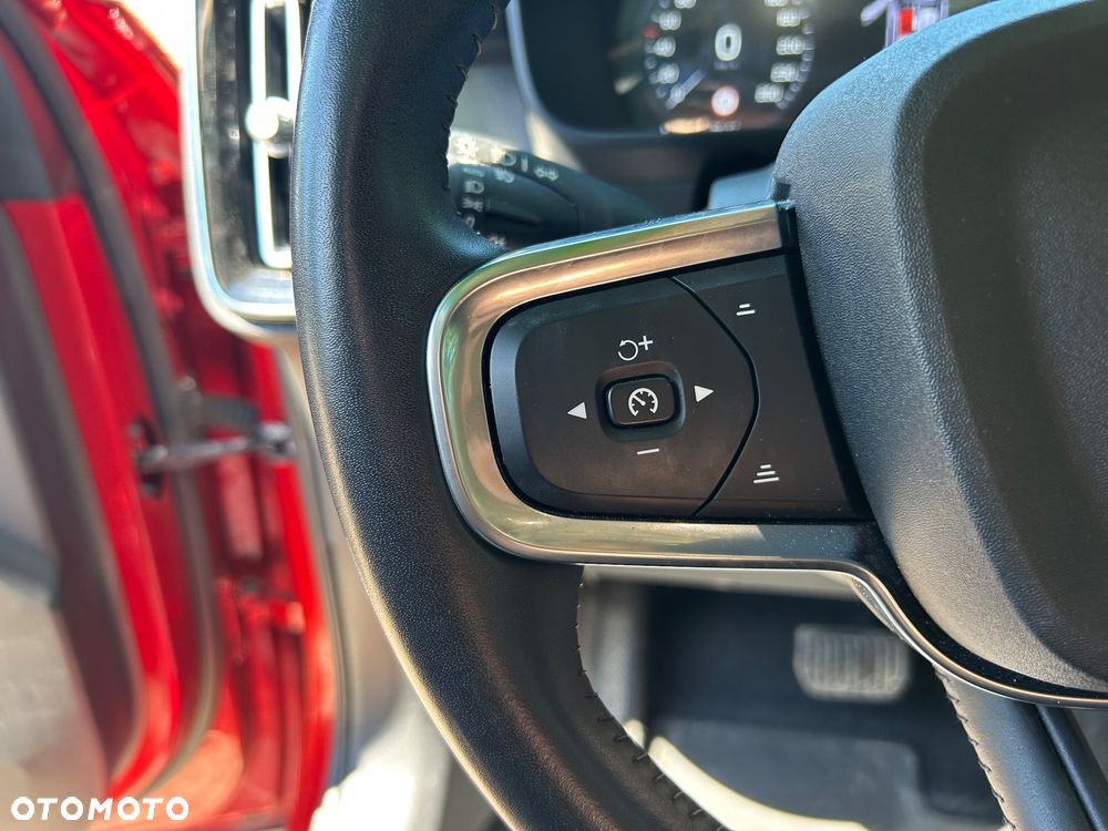 Volvo XC 40 T5 AWD Momentum - 10