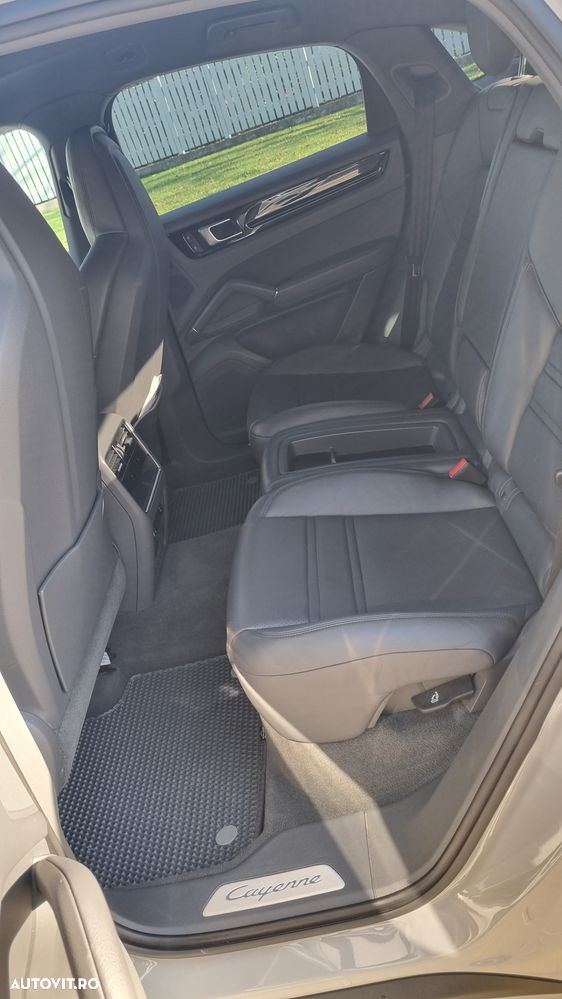 Porsche Cayenne Coupe Standard - 8