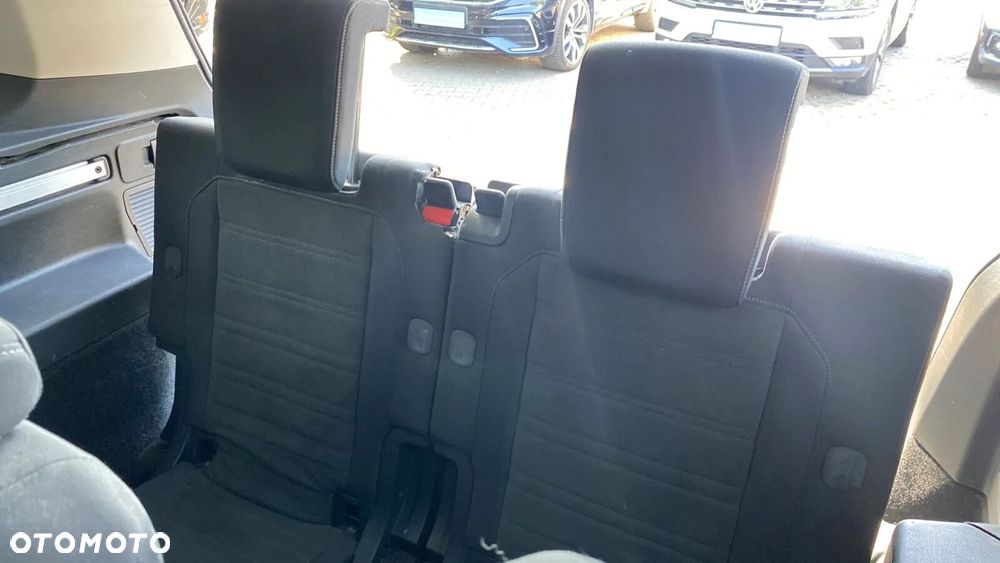 Volkswagen Touran - 19