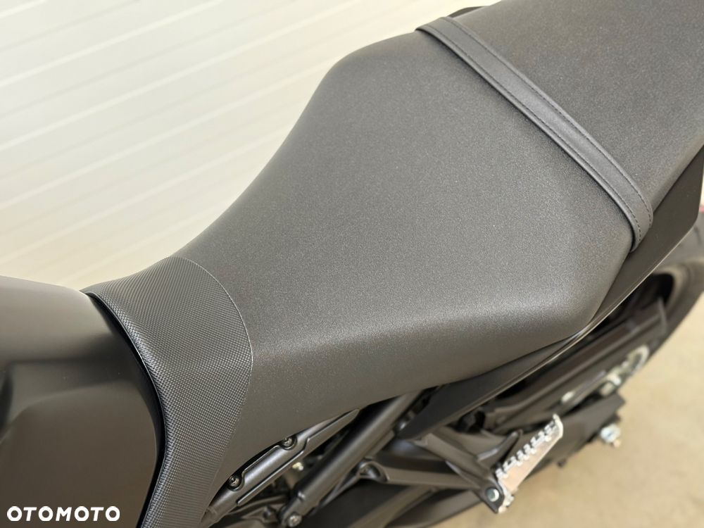 Yamaha MT - 30