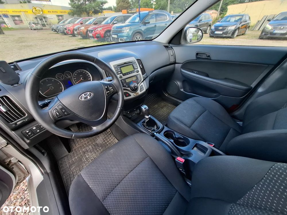 Hyundai i30 1.6 CRDi Comfort EU5 - 8