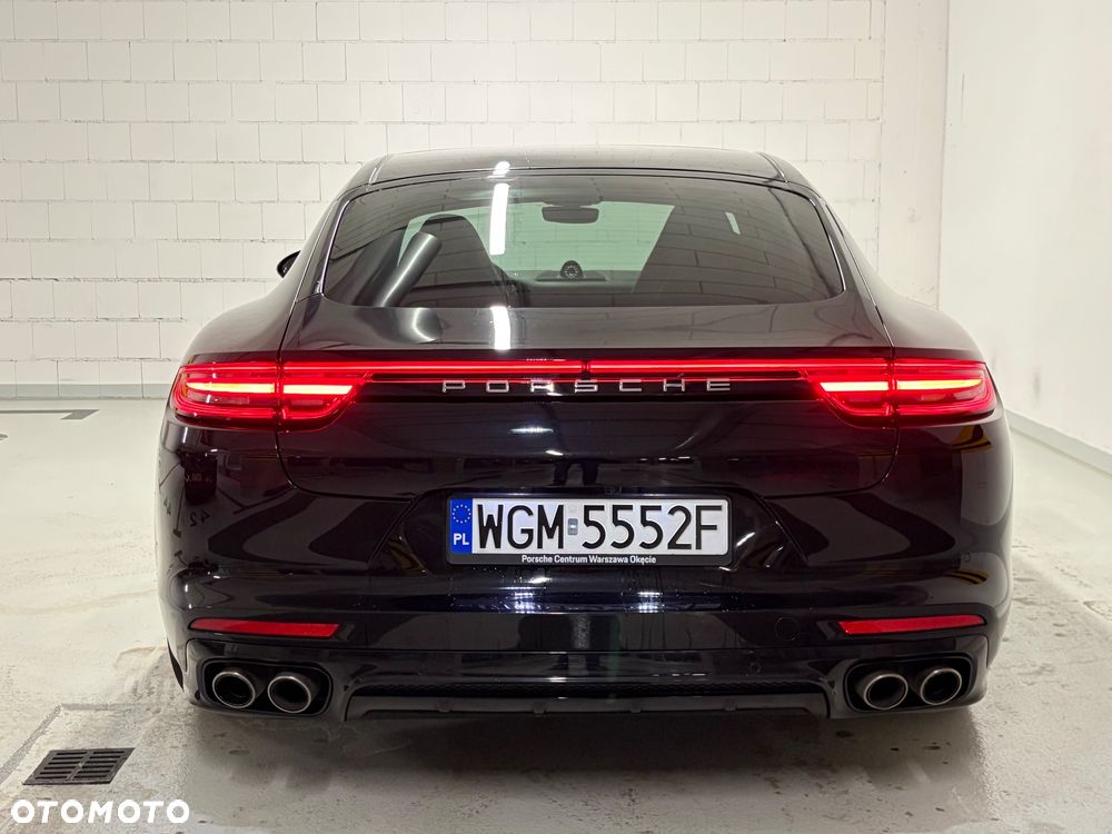 Porsche Panamera - 4