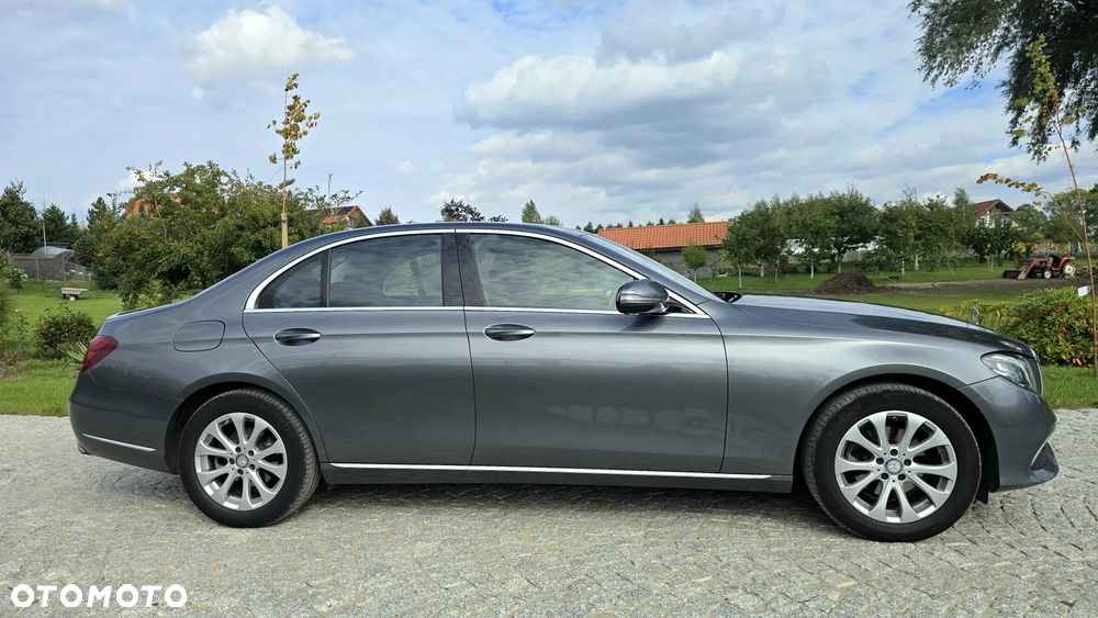 Mercedes-Benz Klasa E 220 d 9G-TRONIC - 3