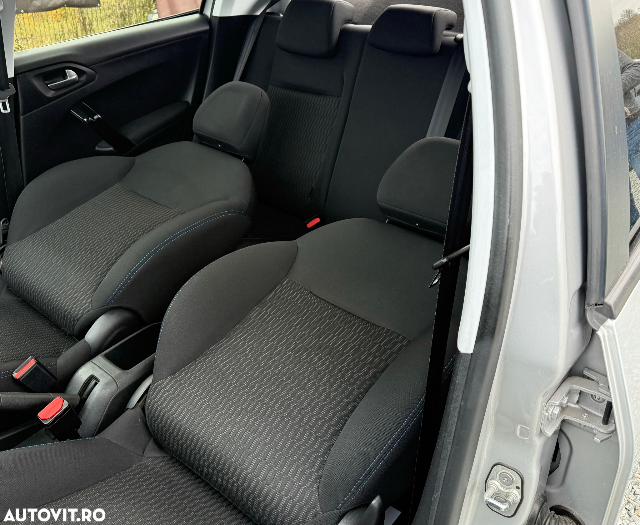 Peugeot 208 1.2 L PureTech Style - 23