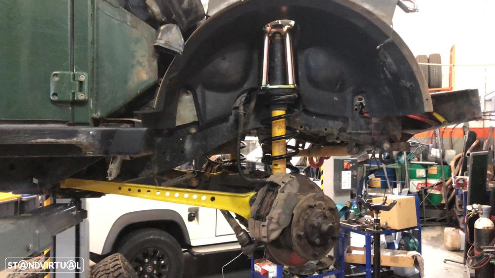 Land Rover Defender 90 2.5 TD5 Metal Top - 16
