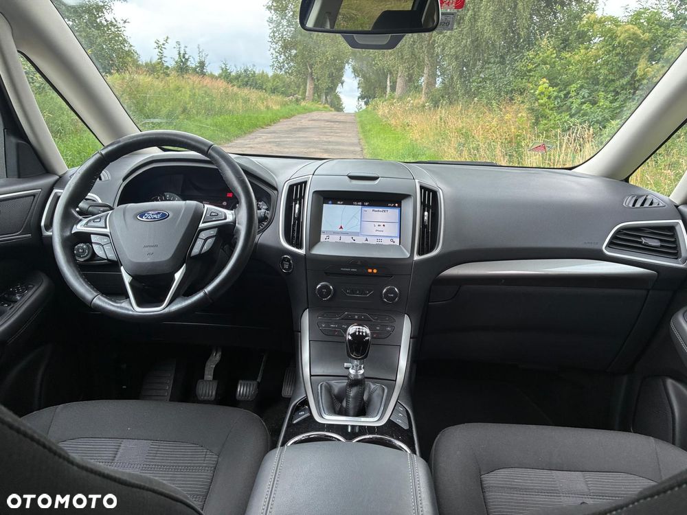 Ford Galaxy - 8