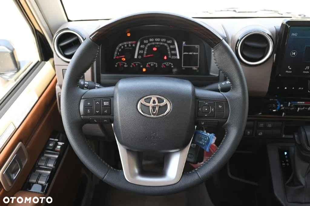 Toyota Land Cruiser - 25