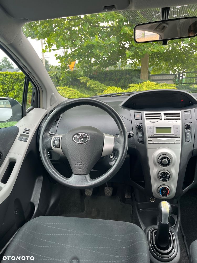 Toyota Yaris 1.3 Sol - 6