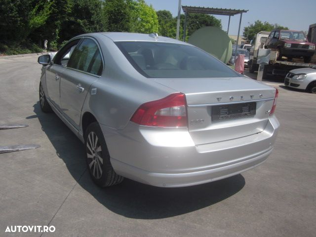 Dezmembrez Volvo S80 ,an 2013 , 2.0 d , tip motor D5204T3 - 3
