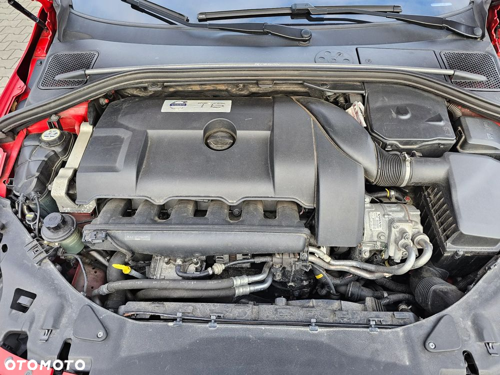 Volvo V60 T6 AWD R-Design - 16