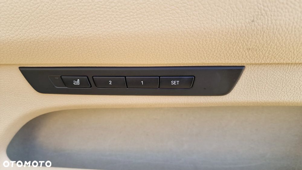 BMW 5GT 535i xDrive - 12