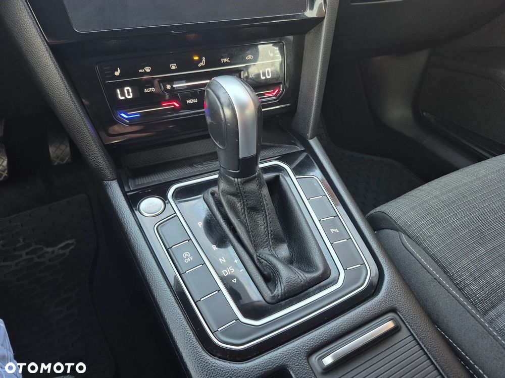 Volkswagen Passat 2.0 TDI SCR Comfortline DSG - 24