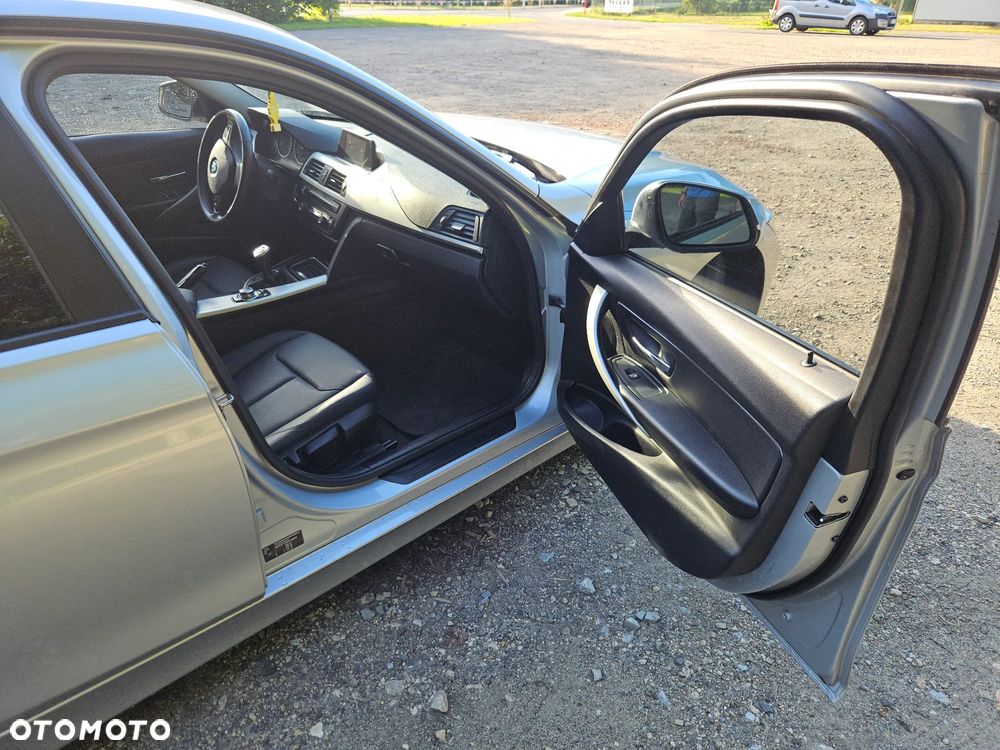 BMW Seria 3 318d EU6 - 15