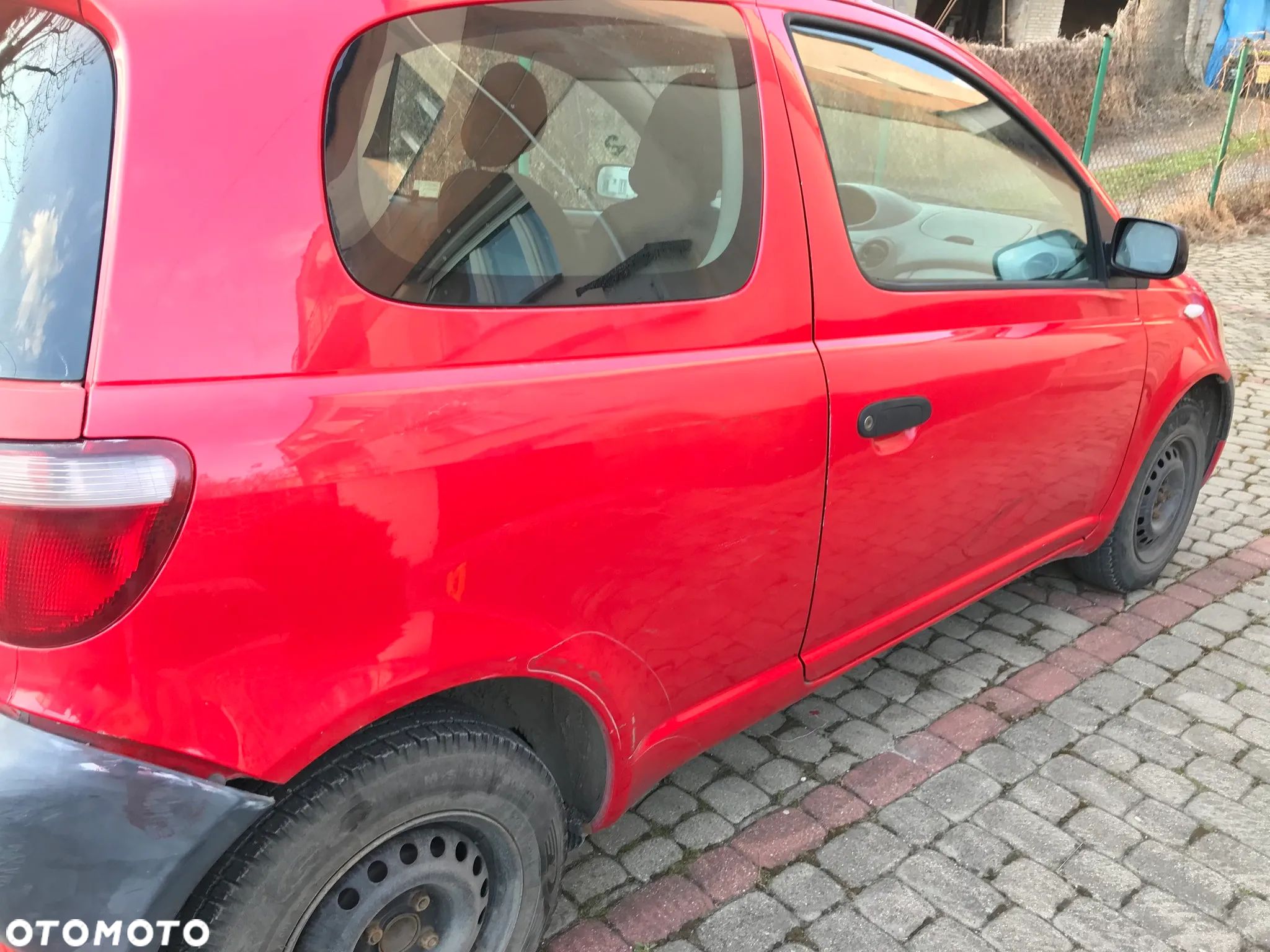 Toyota Yaris 1.0 Base - 1
