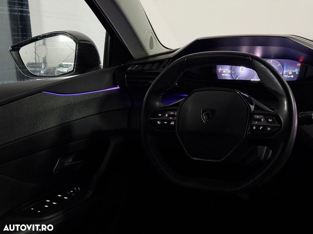 Peugeot 308 BlueHDi 130 EAT8 Allure - 28