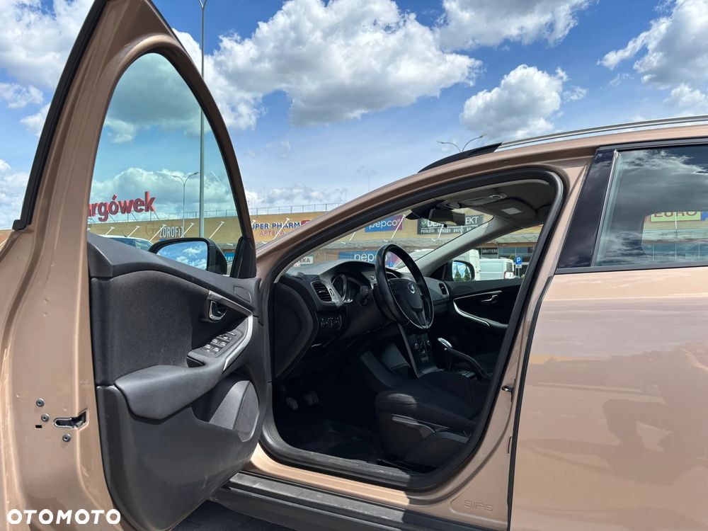 Volvo V40 D2 Kinetic - 8