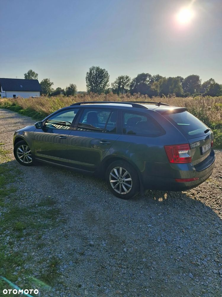 Skoda Octavia 1.6 TDI Ambition DSG - 1