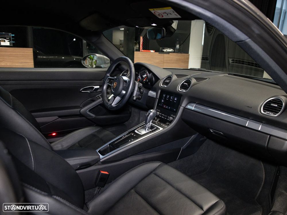 Porsche 718 Cayman 2.0 PDK - 29