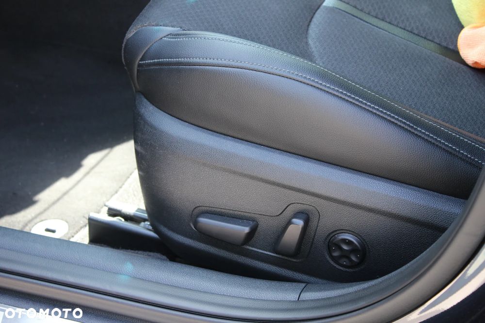 Kia Optima 2.0 L - 13