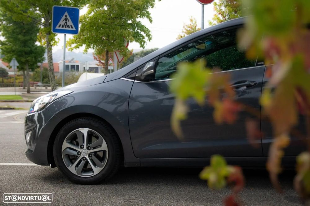 Hyundai i30 SW 1.6 CRDi GO! - 42