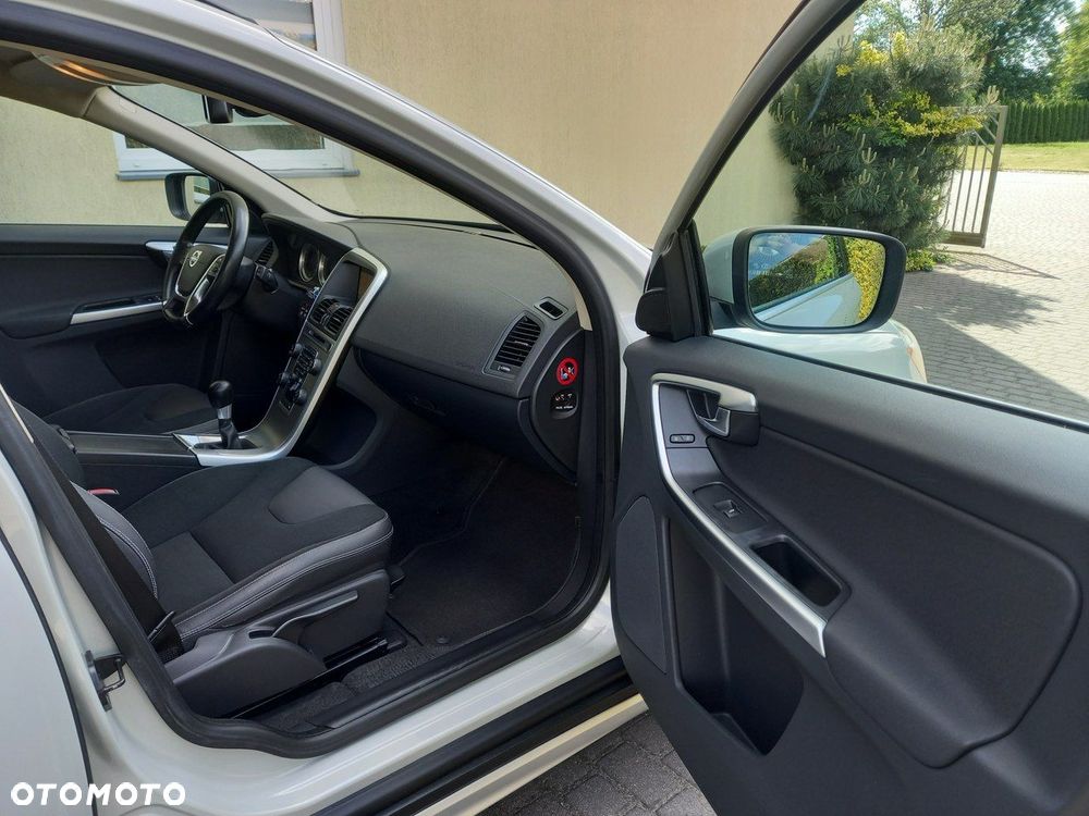 Volvo XC 60 DRIVe Momentum - 26