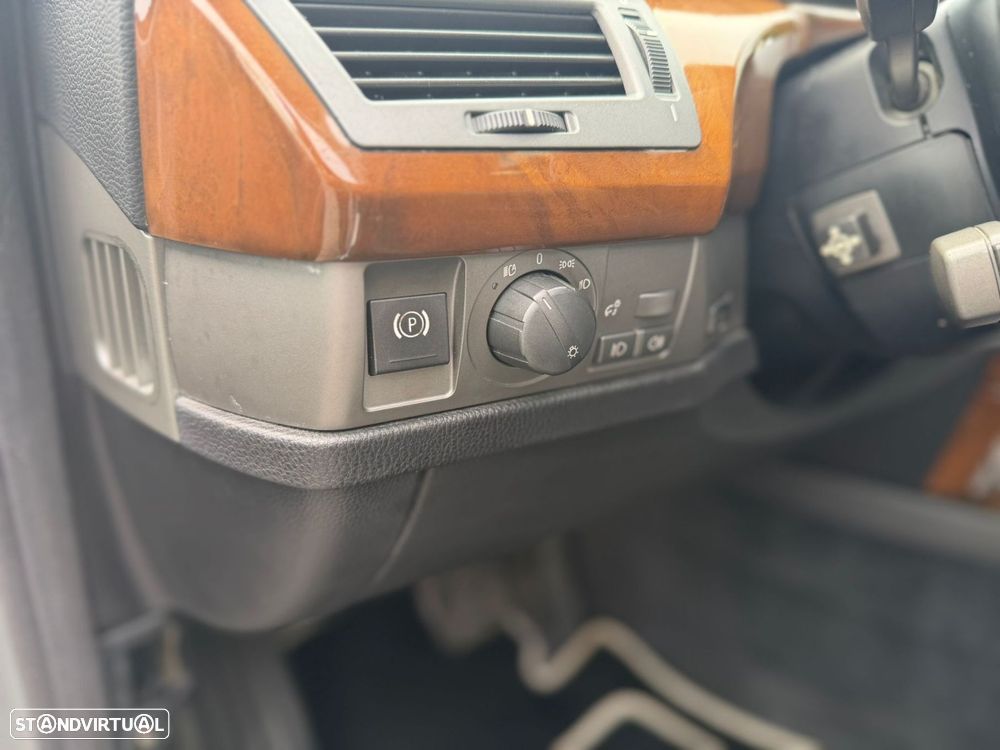 BMW 735 iA - 14