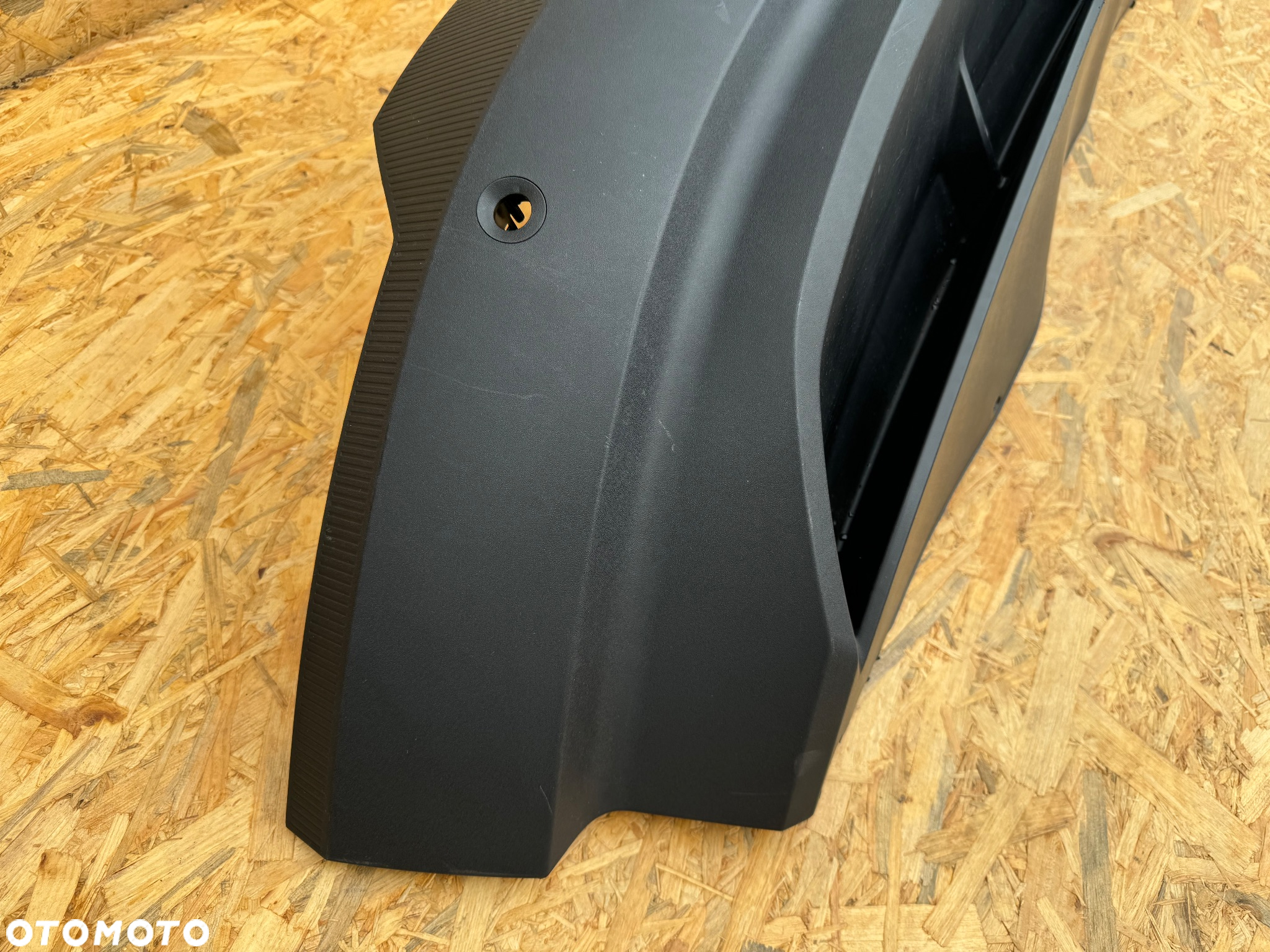 ZDERZAK TYŁ TYLNI VOLVO EX30 EX-30 DÓŁ SPOILER DYFUZOR 31345661 ORYGINAŁ - 2