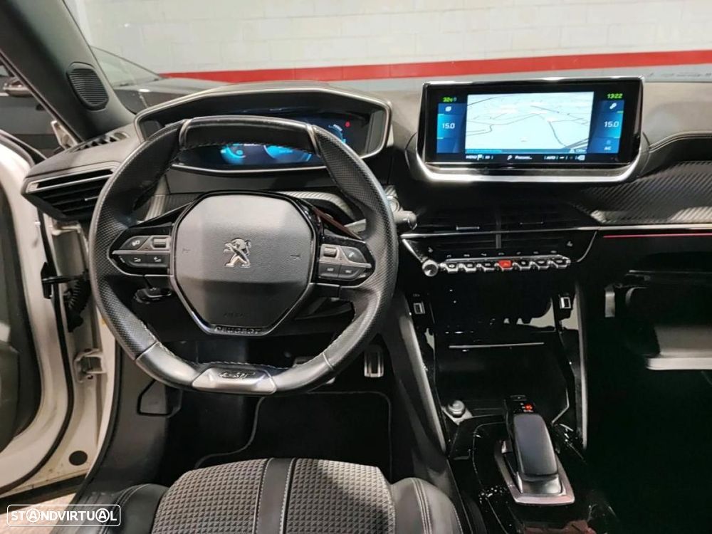 Peugeot e-2008 50 kWh GT - 4